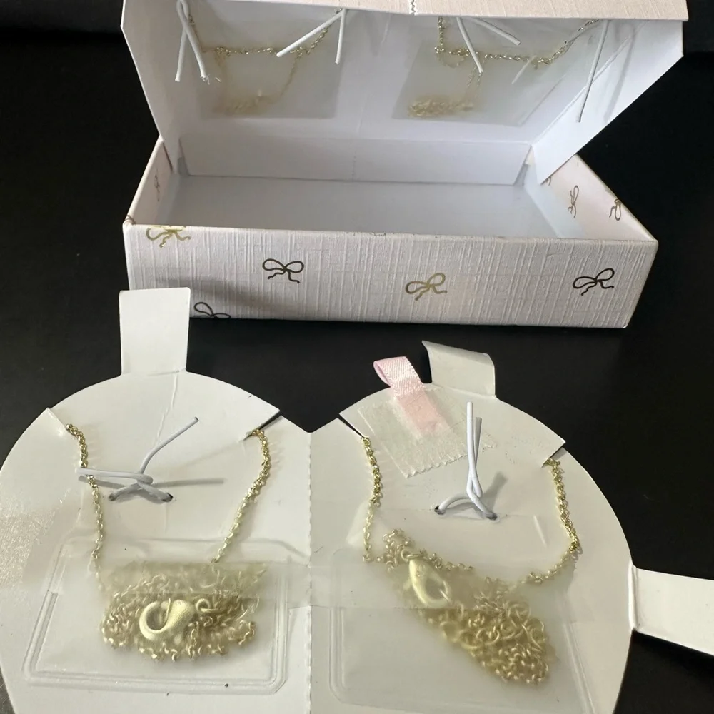🆕Bundle of 2 Sets Annabelle Lilly Friendship Necklaces